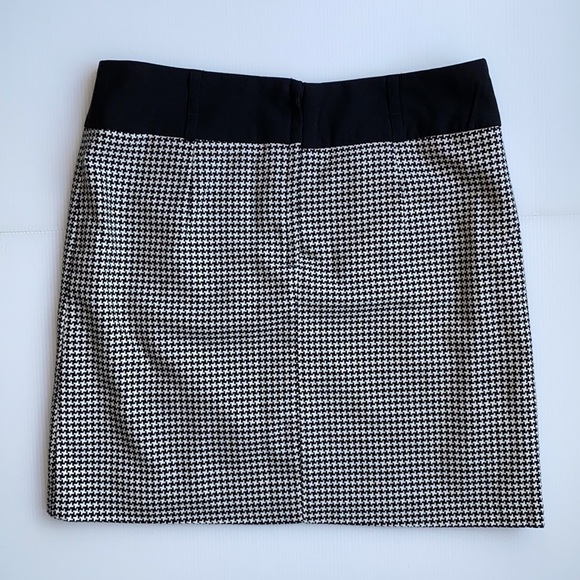 Houndstooth Mini Skirt Front Slit Accent Zipper Black White - Picture 3 of 15